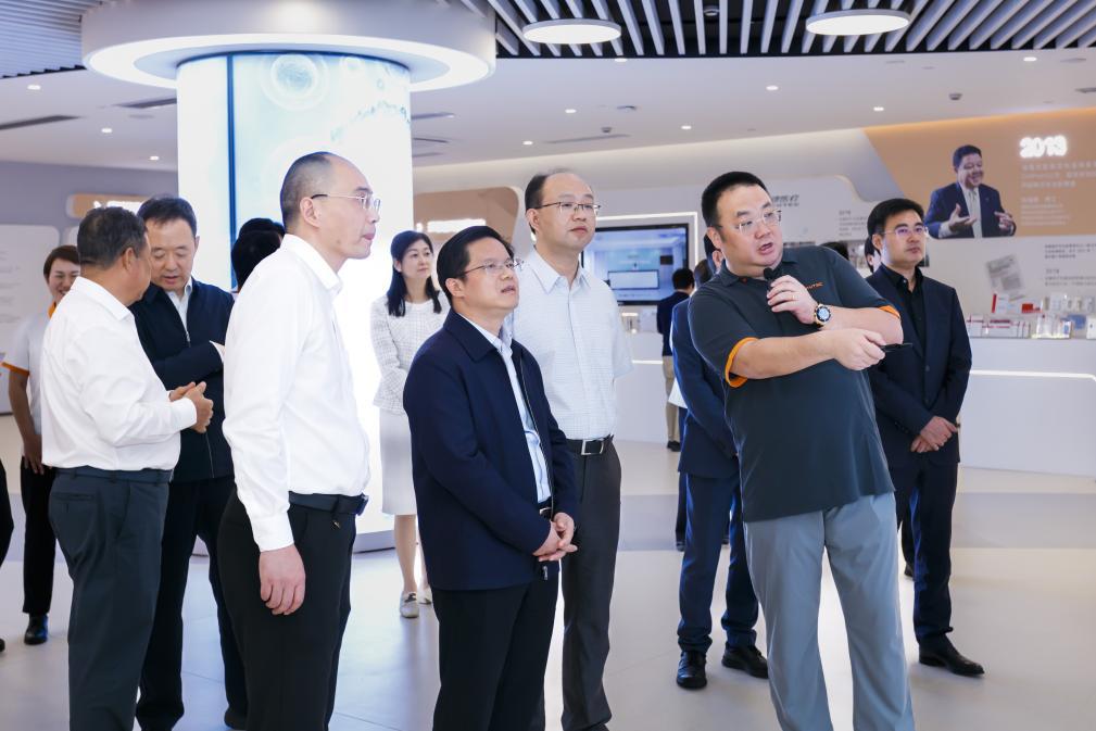 国家药监局副局长雷平一行调研j9.com医疗