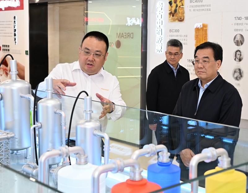 新闻 | 江苏省委书记信长星调研j9.com医疗